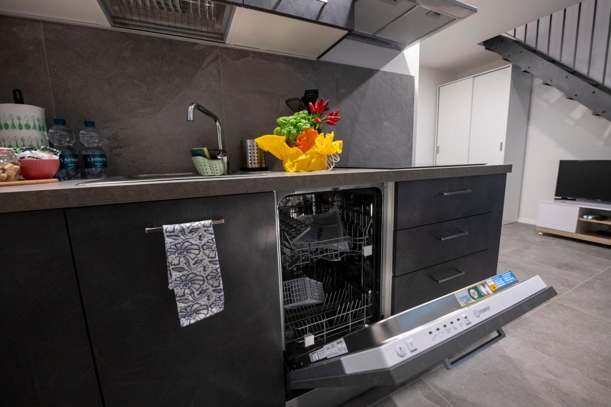 258 - The Loft In Largo Zecca - Luxury Nel Cuore Di Genova מראה חיצוני תמונה